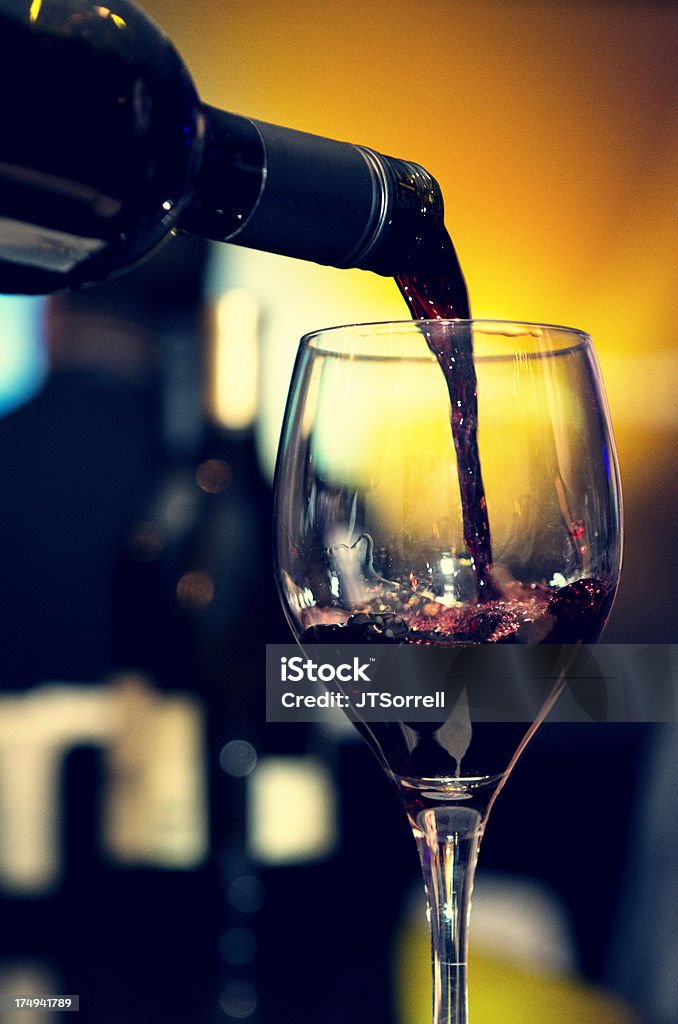 Налейте вино - Стоковые фото Алкоголь - напиток роялти-фри