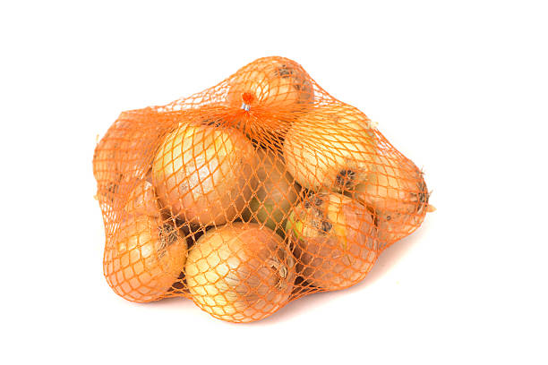istock oniens in net isolated on white - Zwiebelnetz 174942718