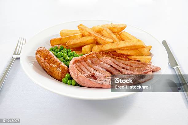 Gammon Y Fritas Foto de stock y más banco de imágenes de Alimento - Alimento, Alimentos cocinados, Blanco - Color