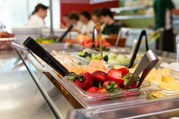 istock Healthy food in a cafeteria 174943726