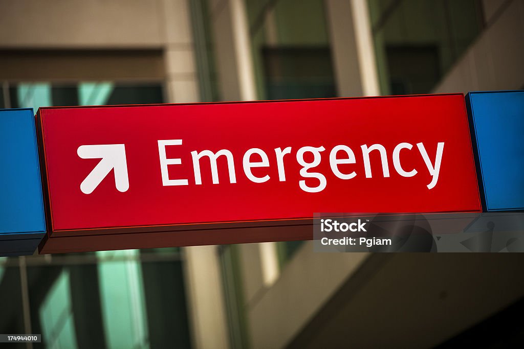 Ingresso pronto soccorso dell'ospedale - Foto stock royalty-free di Ospedale