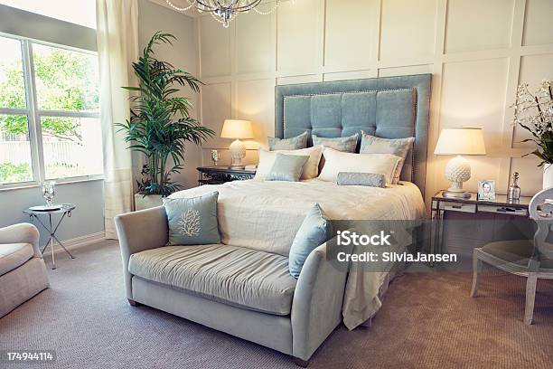 Schöne Innenansicht Schlafzimmer Stockfoto und mehr Bilder von Ausstellungsraum - Ausstellungsraum, Möbel, Bett