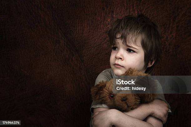 Боялся Ребенка — стоковые фотографии и другие картинки Ребёнок - Ребёнок, Бытовое насилие, Страх