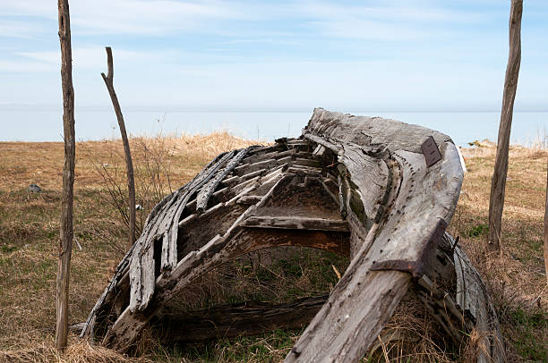 Just an old boat in wood