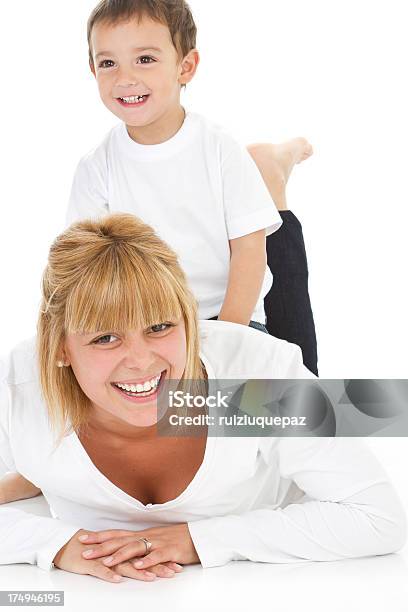 Mãe E Filho - Fotografias de stock e mais imagens de 2-3 Anos - 2-3 Anos, 30-34 Anos, 30-39 Anos