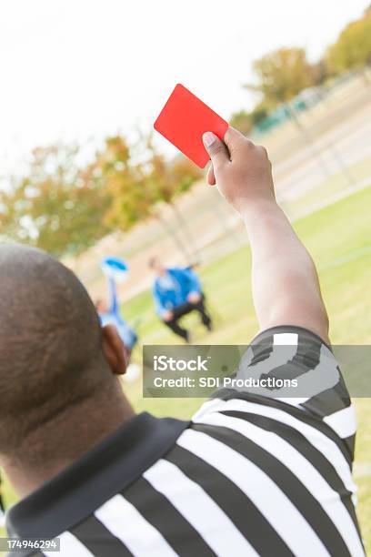 Футбол Ref Чувствуете Штраф Красная Карточка Во Время Игры — стоковые фотографии и другие картинки Полномочие