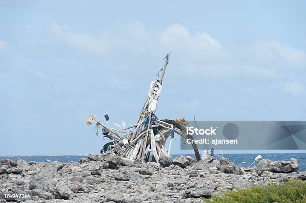 Foto de Arte Feita De Lixo No Litoral De Bonaire e mais fotos de stock de Areia - Areia, Arte, Arte e Artesanato - Assunto