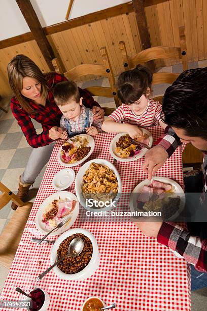 Família - Fotografias de stock e mais imagens de Açúcar - Açúcar, Barraca, Quebec