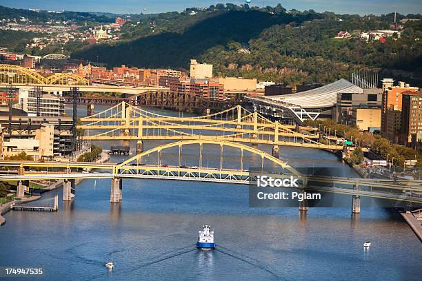 Horizonte De Pittsburgh - Fotografias de stock e mais imagens de Ao Ar Livre - Ao Ar Livre, Arquitetura, Arranha-céu