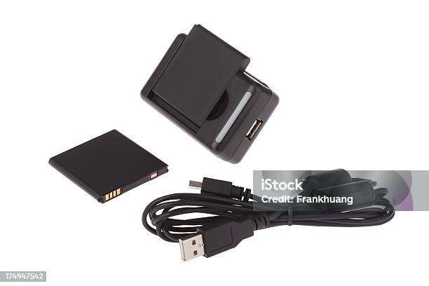Usb ケーブル電池およびチャージャーに白背景 - USBケーブルのストックフォトや画像を多数ご用意 - USBケーブル, つながり, ケーブル線