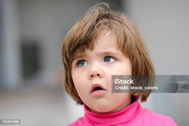 Niezadowolony Dziewczyna Portret - zdjęcia stockowe i więcej obrazów 2-3 lata - 2-3 lata, Brązowe włosy, Błękitne oczy