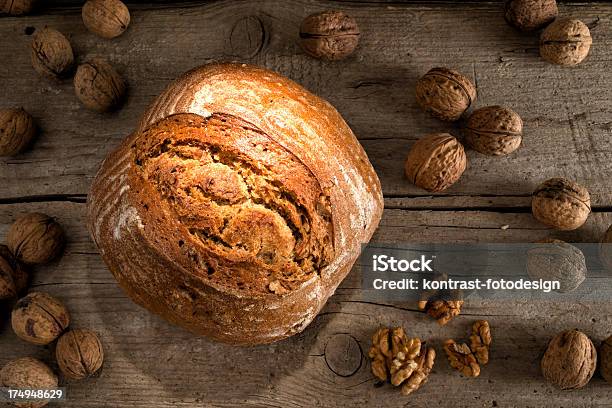 Walnut Chleb Walnussbrot Brot - zdjęcia stockowe i więcej obrazów Pieczywo - Pieczywo, Bez ludzi, Bochenek chleba