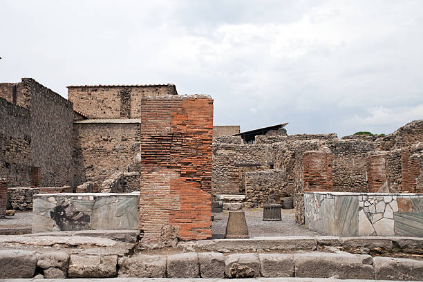 pompeya - ancient civilization italy pompeii distraught fotografías e imágenes de stock