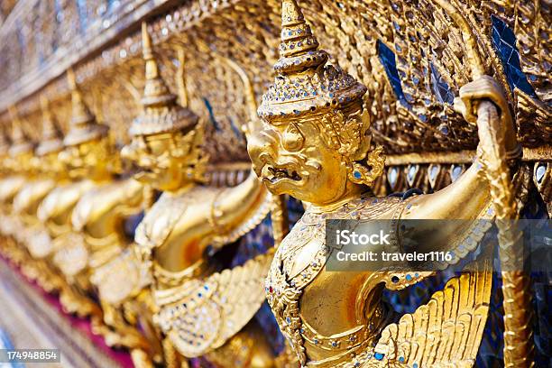 Golden Garudas De Bangkok Tailandia Foto de stock y más banco de imágenes de Arquitectura exterior - Arquitectura exterior, Bangkok, Color - Tipo de imagen