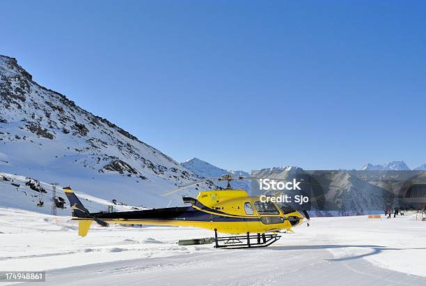 Góra Helikopter - zdjęcia stockowe i więcej obrazów Ewakuacja medyczna - Ewakuacja medyczna, Helikopter, Alpy