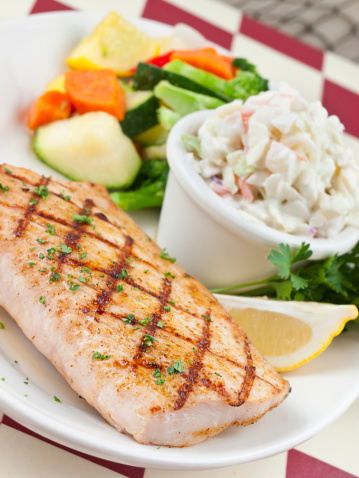 Healthy Grilled Fish (Mahi Mahi) with Steamed Vegetables