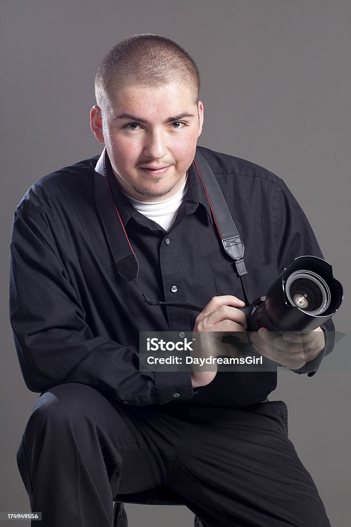 Happy Young Hispanic fotógrafo - Foto de stock de 20 a 29 años libre de derechos