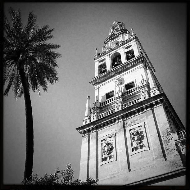 mezquita torre do sino - mosque europe part of day - fotografias e filmes do acervo