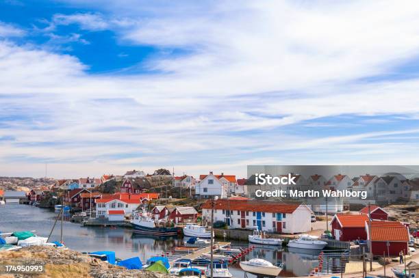 Idílico Aldeia De Pescador - Fotografias de stock e mais imagens de Aldeia - Aldeia, Aldeia de Pescador, Ao Ar Livre