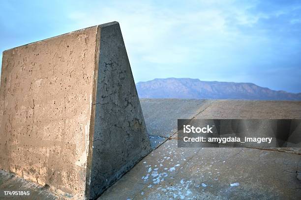 Foto de Paisagem De Concreto e mais fotos de stock de Albuquerque - Novo México - Albuquerque - Novo México, Barragem, Beleza natural - Natureza