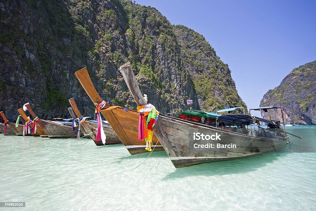 Длиннохвостые лодки в Таиланде - Стоковые фото Небо роялти-фри
