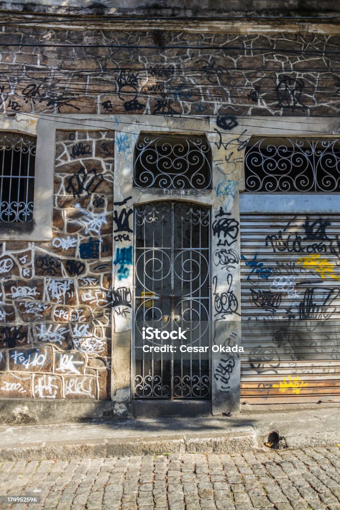 Vandalismo - Foto de stock de Pintada libre de derechos