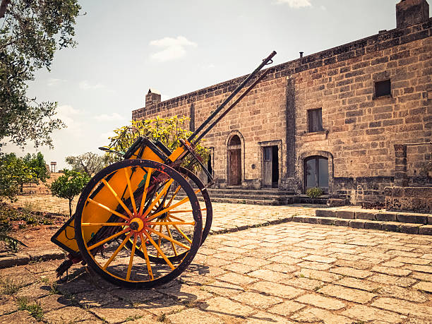 tradicional masseria em itália, a apúlia - salento imagens e fotografias de stock