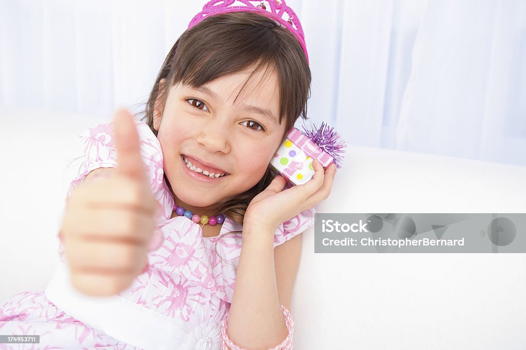 버스데이 여자아이 을 크게 자신의 현재 - 로열티 프리 6-7 살 스톡 사진