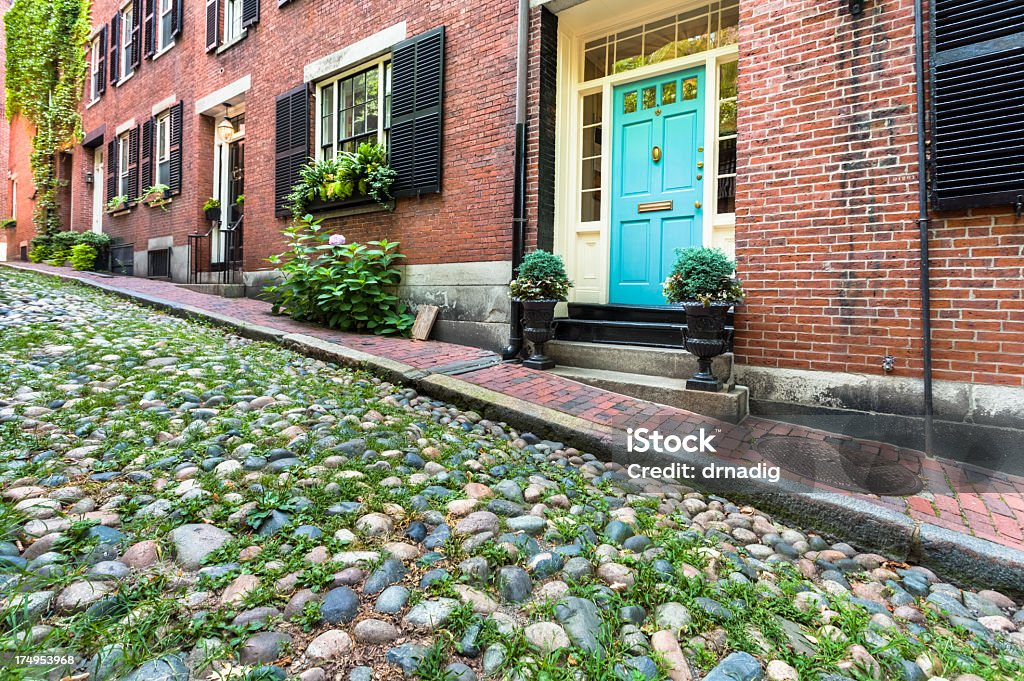 Casas de Beacon Hill de Boston na Rua Acorn - Foto de stock de Boston - Massachusetts royalty-free