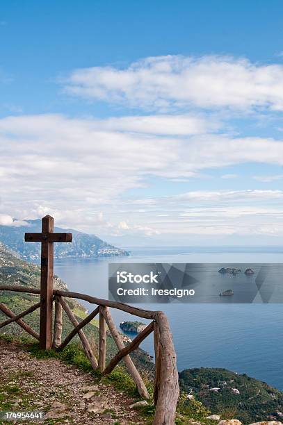 Massa Lubrense Viewpoin San Costanzocosta Sorrentina - Fotografie stock e altre immagini di Albero