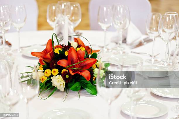 테이블 설정 고급 요리에 대한 스톡 사진 및 기타 이미지 - 고급 요리, 그릇, 꽃-식물