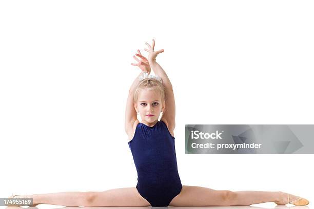Gymnast 여자아이 흰색 바탕에 그림자와 아이에 대한 스톡 사진 및 기타 이미지 - 아이, 체조, 다리찢기