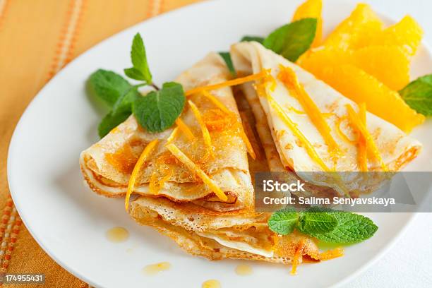 Crêpes Suzette Stockfoto und mehr Bilder von Crêpe - Eierkuchen-Speise - Crêpe - Eierkuchen-Speise, Dessert, Eierkuchen-Speise