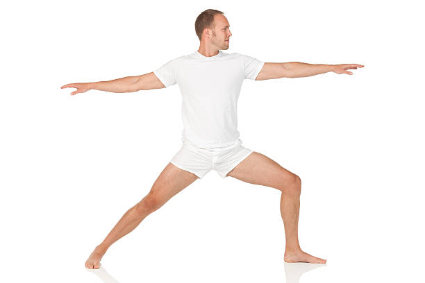 człowiek praktykujących jogę - underwear men t shirt white zdjęcia i obrazy z banku zdjęć