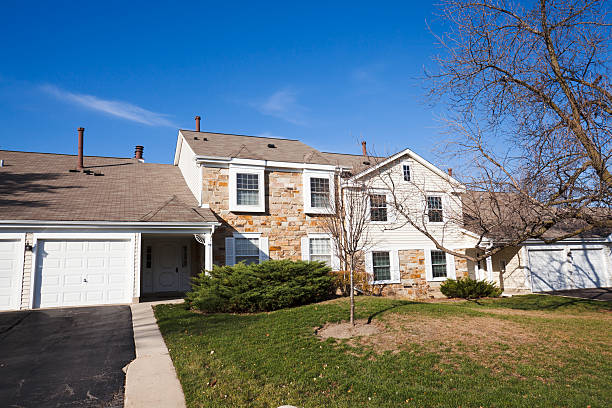 istock Chicago suburban townhomes 174956594