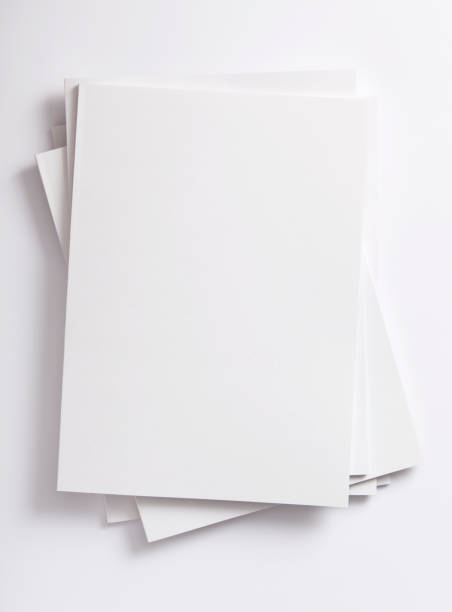 vuoto riviste copertina - paperback book stack white foto e immagini stock