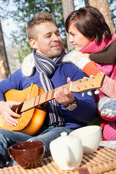 istock picnic loving couple 174957215