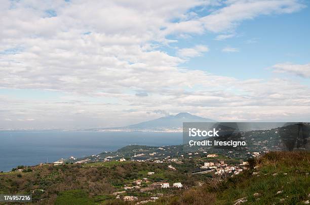 Massa Lubrense Viewpoin San Costanzocosta Sorrentina - Fotografie stock e altre immagini di Albero