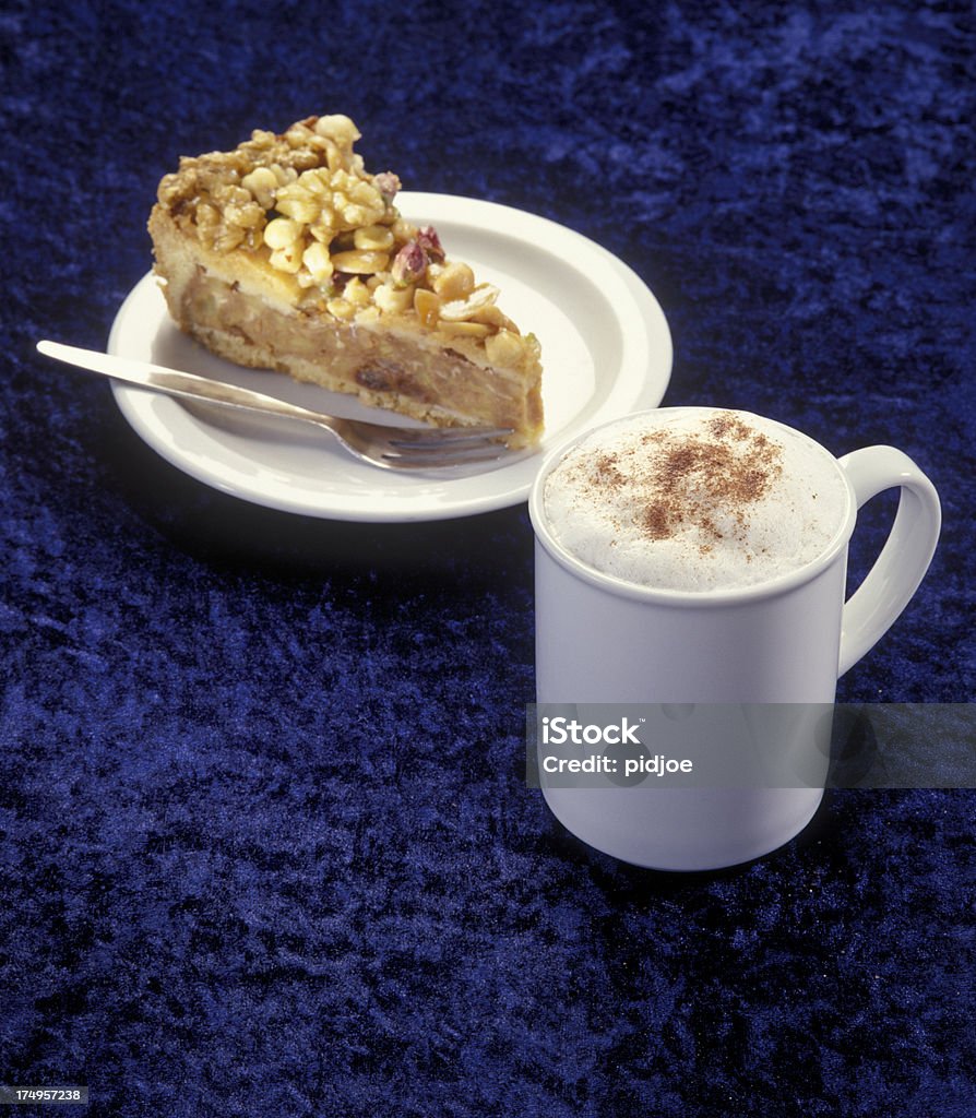 Tarte de Maçã e uma Xícara de cappuccino - Royalty-free Amêndoa Foto de stock