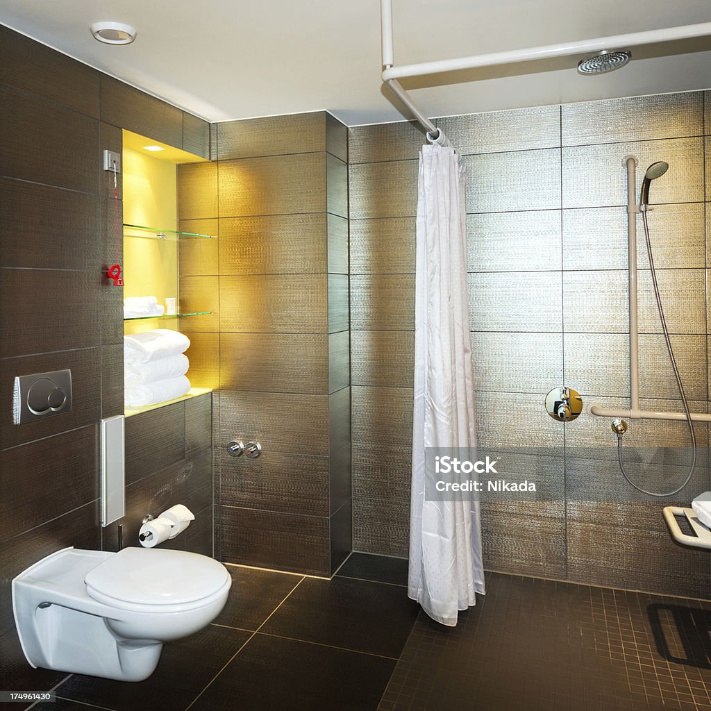 Новый люкс-ванная комната - Стоковые фото Ёмкость для мытья посуды роялти-фри