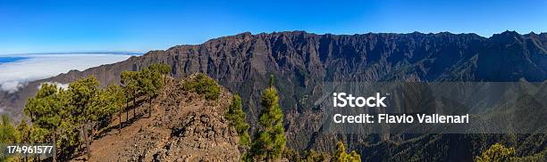 Caldera De Taburiente Parque Nacional De La Palma Foto de stock y más banco de imágenes de Aire libre - Aire libre, Cadena de montañas, Caldera - Cráter