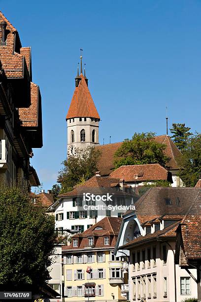 Thun Suíça - Fotografias de stock e mais imagens de Aldeia - Aldeia, Ao Ar Livre, Arquitetura