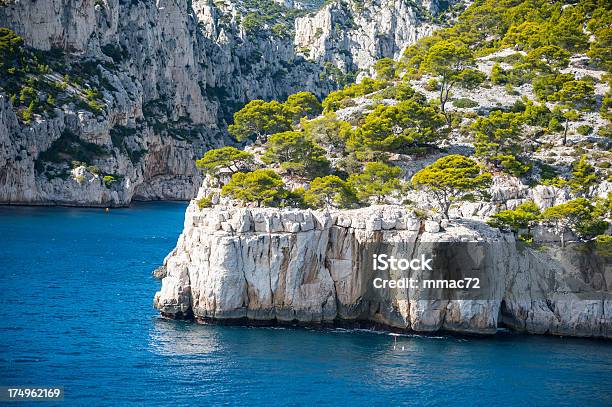 Calanques Foto de stock y más banco de imágenes de Calanques - Calanques, Marsella, Acantilado