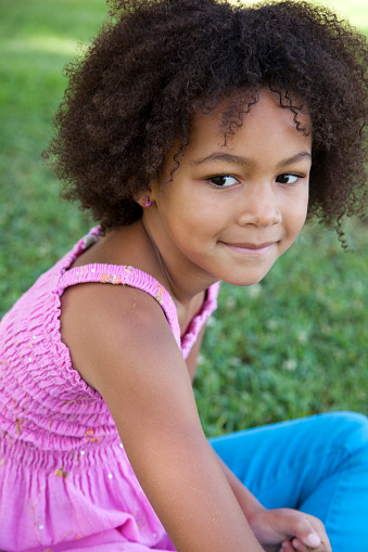Beautiful 5 Year Old African American Girl Stock Photo - Download Image Now  - African Ethnicity, African-American Ethnicity, Afro Hairstyle - iStock