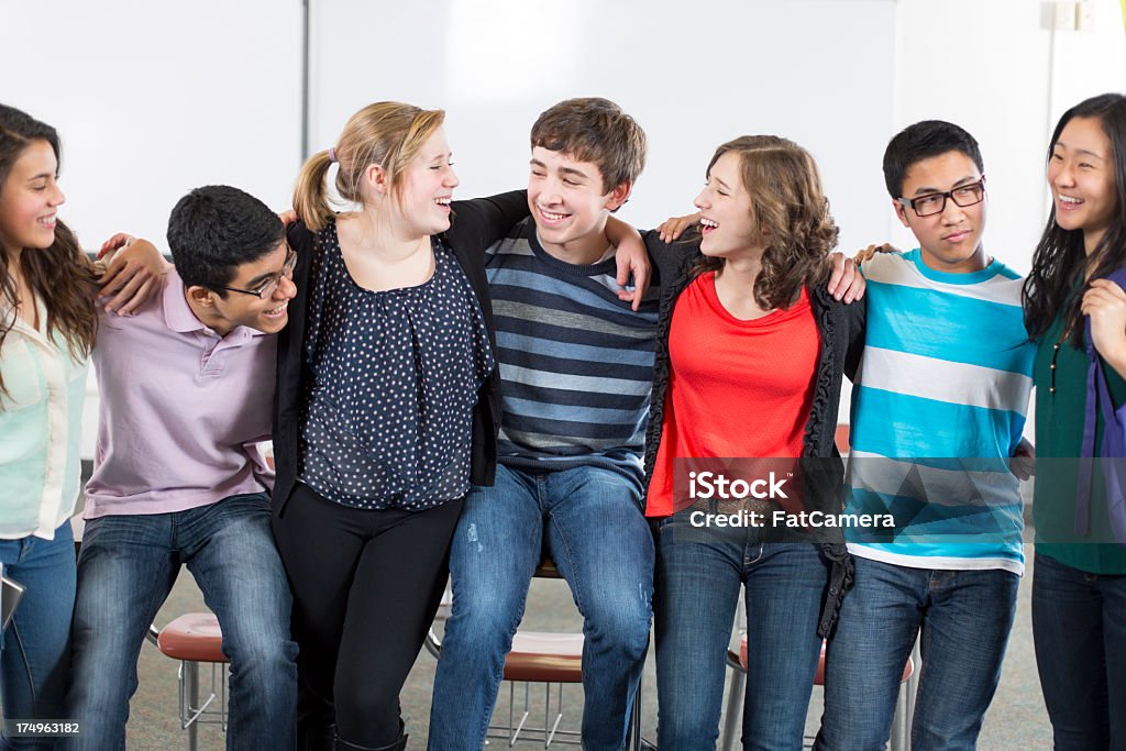 Groupe diversifié d'étudiants de l'Université - Photo de 20-24 ans libre de droits