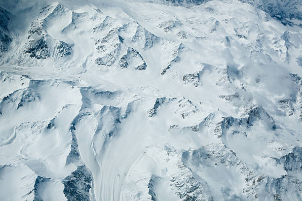 산 정상에서부터 - mountain mountain range aerial view himalayas 뉴스 사진 이미지