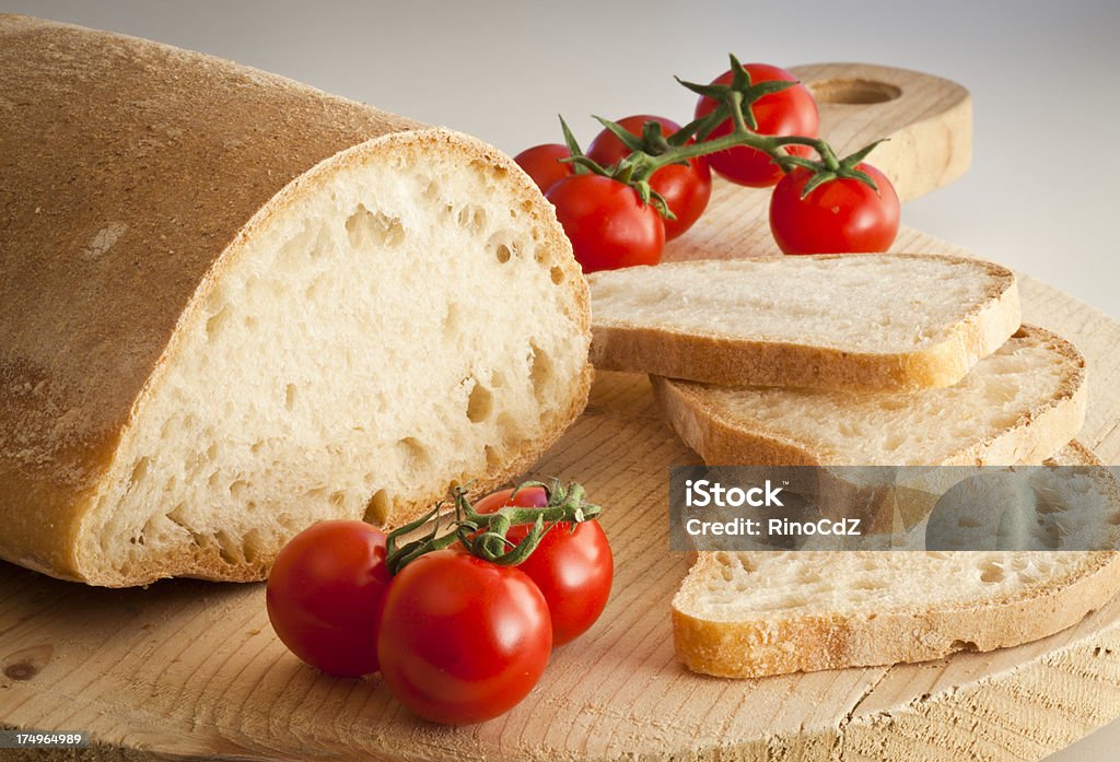 Pan italiana y tomates, de Focus - Foto de stock de Alimento libre de derechos