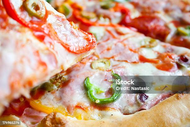 조각 피자 건강에 좋지 않은 음식에 대한 스톡 사진 및 기타 이미지 - 건강에 좋지 않은 음식, 고추류, 모차렐라