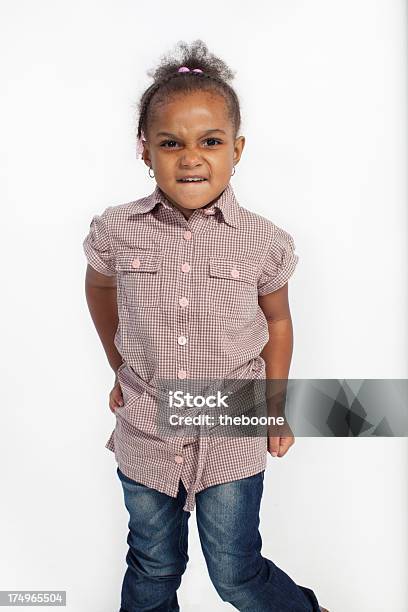 Photo libre de droit de Adorable Petite Fille Afroaméricaine Avec Colère banque d'images et plus d'images libres de droit de 2-3 ans - 2-3 ans, 2000-2009, 4-5 ans