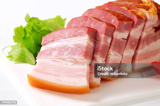 Fatias De Bacon Fumado - Fotografias de stock e mais imagens de Alface - Alface, Alimentação Não-saudável, Bacon